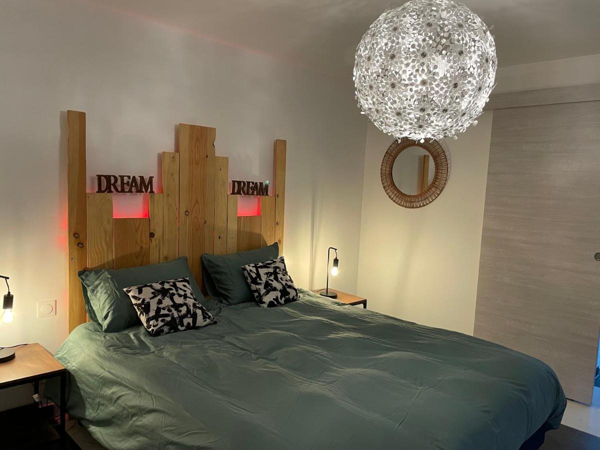 Reve De Panda Avec Sauna Et Jacuzzi Privatif Abrest Экстерьер фото