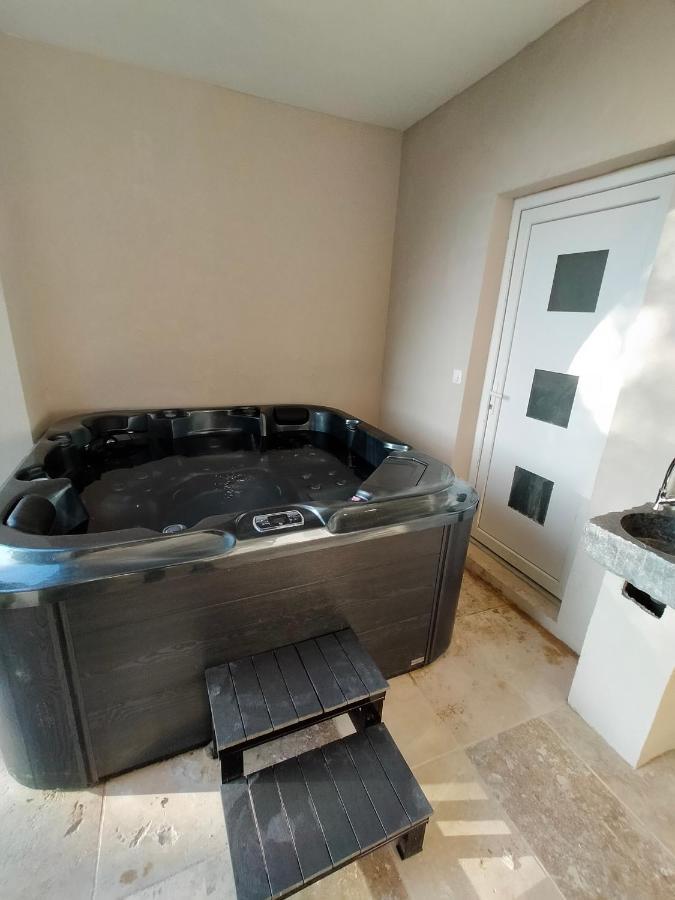 Reve De Panda Avec Sauna Et Jacuzzi Privatif Abrest Экстерьер фото